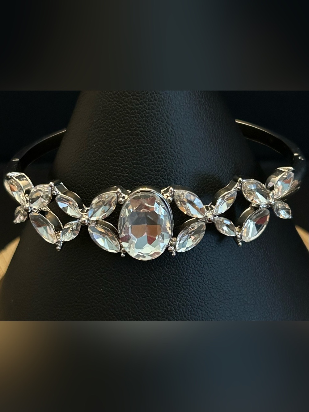 Stunning & Sparkling Clear Crystal XO Design Hinged Bangle Bracelet New